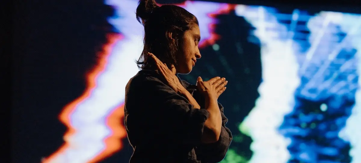 w-1200h-800-f44a6c-quickiesPARLERMAL_creditAnnieFranceNoel-1-25