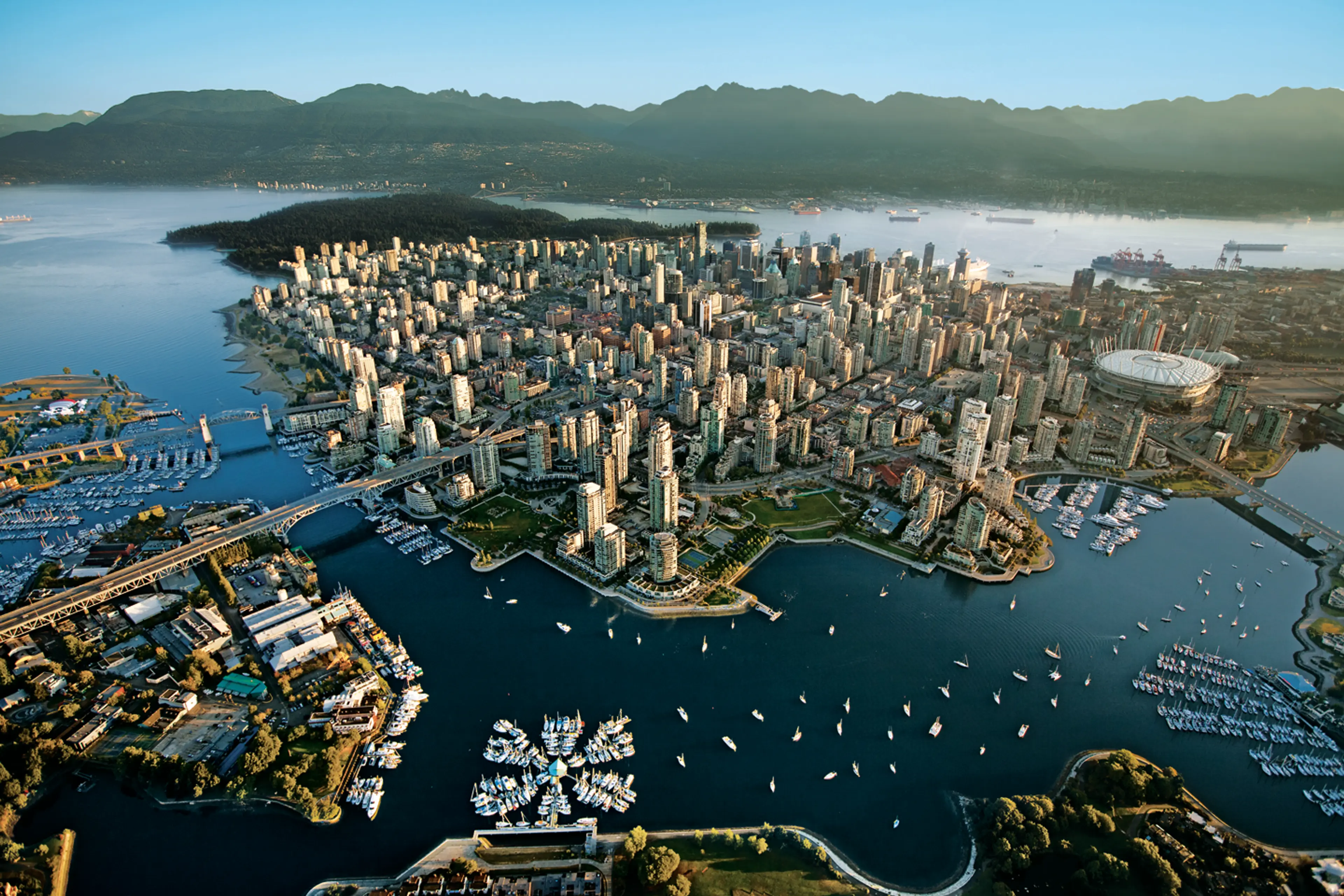 Vancouver Sets New Tourism Record With More Than 10 Million Visitors in 2016