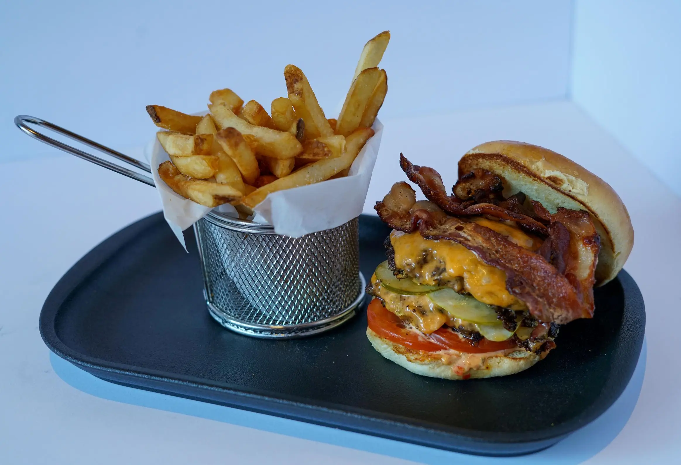 Double-Smash-Burger_ED003970-EC3C-3E78-A09E306B3EEB156F-ed0034ebc41faa0_ed00ac52-b63d-5cec-c55c4ecfeaad836e