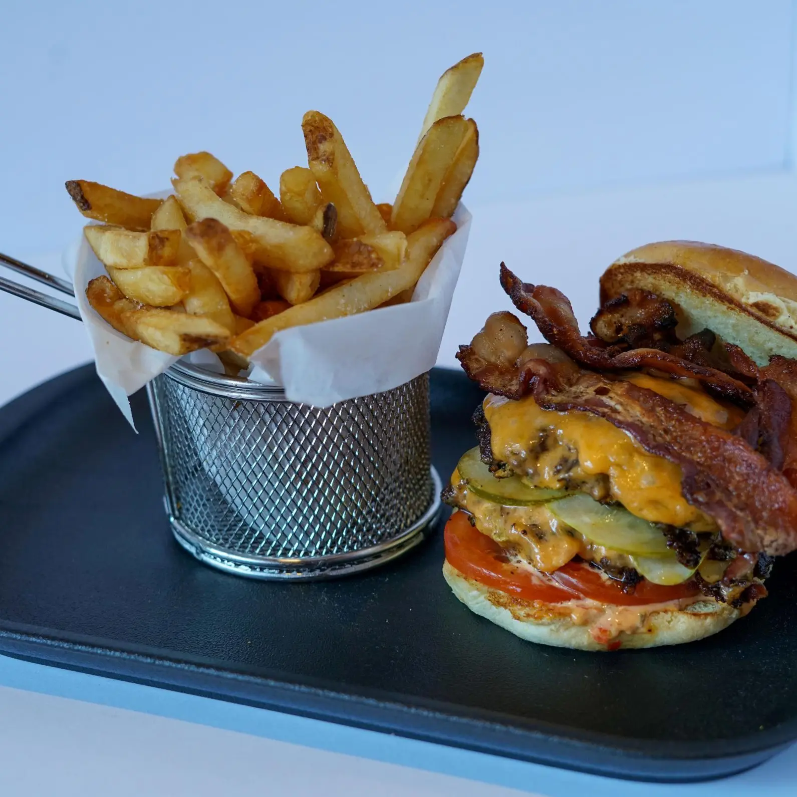 Double-Smash-Burger_ED003970-EC3C-3E78-A09E306B3EEB156F-ed0034ebc41faa0_ed00ac52-b63d-5cec-c55c4ecfeaad836e