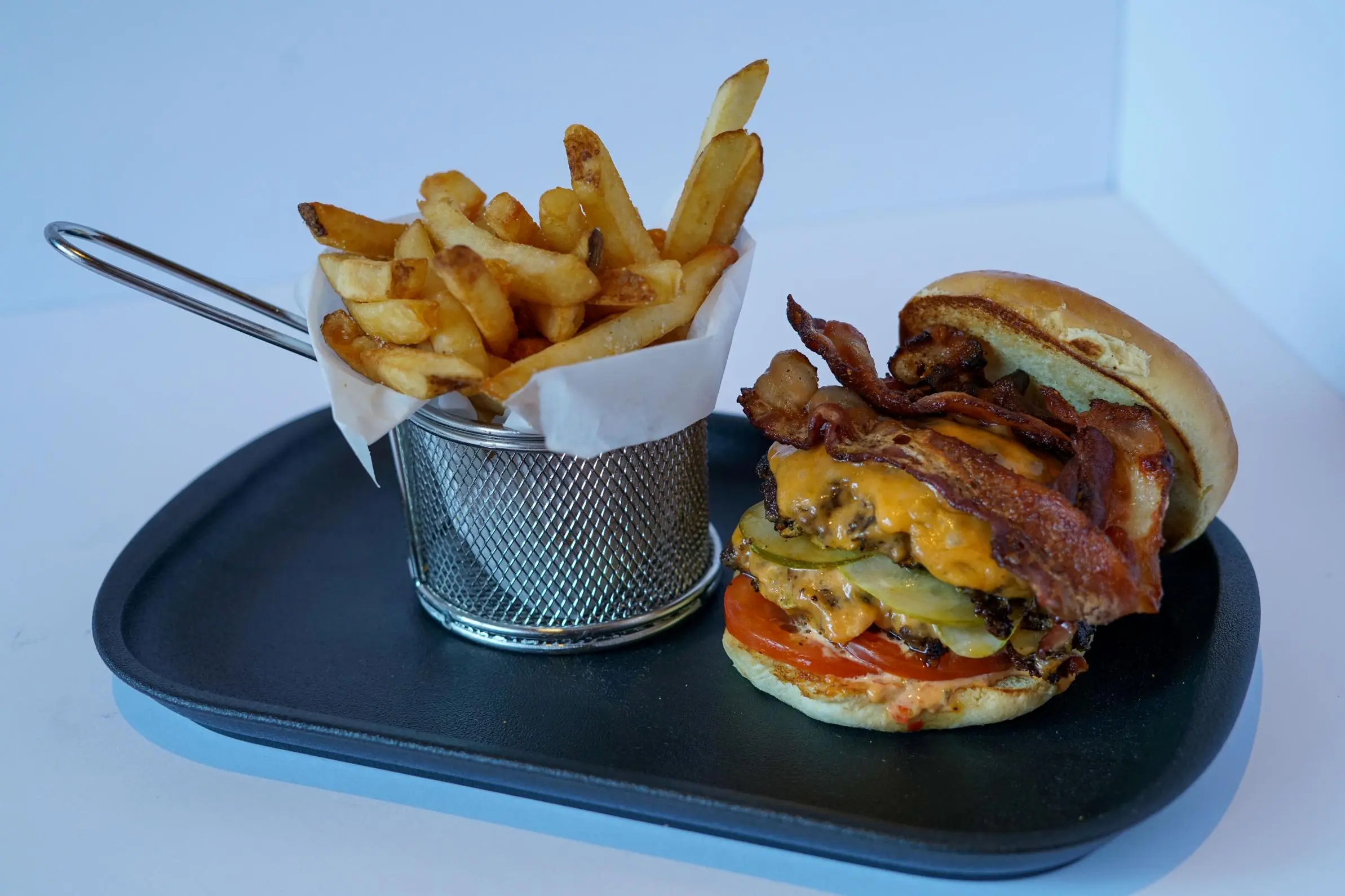 Double-Smash-Burger_ED003970-EC3C-3E78-A09E306B3EEB156F-ed0034ebc41faa0_ed00ac52-b63d-5cec-c55c4ecfeaad836e